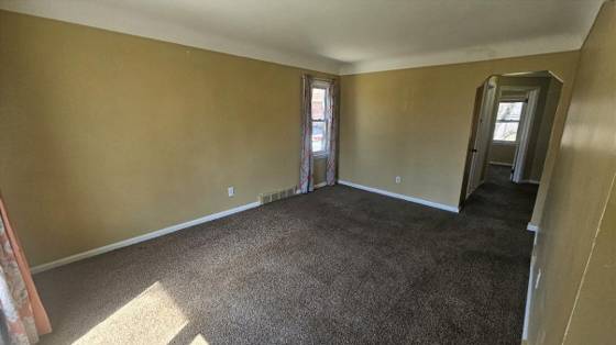 21345 Newcastle Road, Harper Woods, MI 48225 photo 2