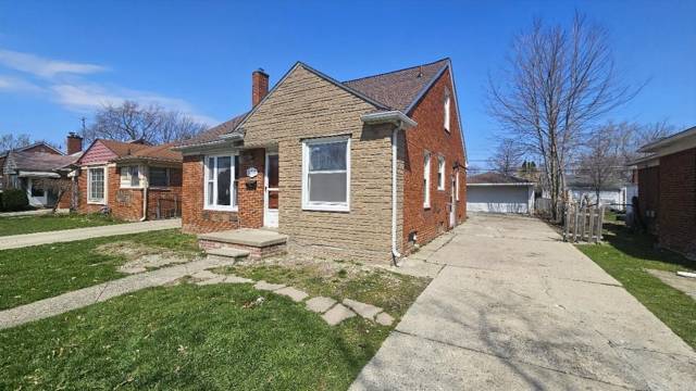 21345 Newcastle Road, Harper Woods, MI