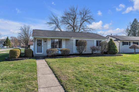 39345 Surrey Heights Court, Westland, MI 48186 photo 3