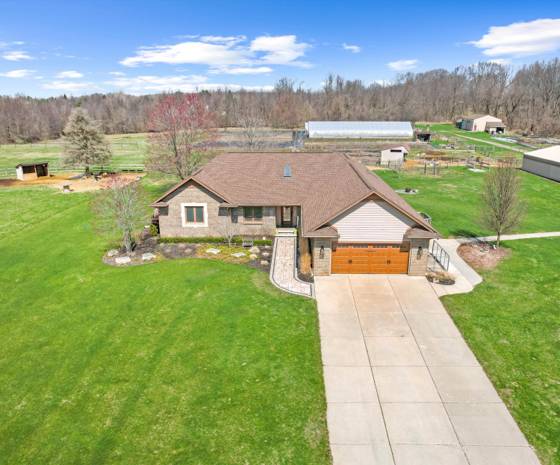 9552 Wall Gene Road, South Lyon, MI 48178 photo 5