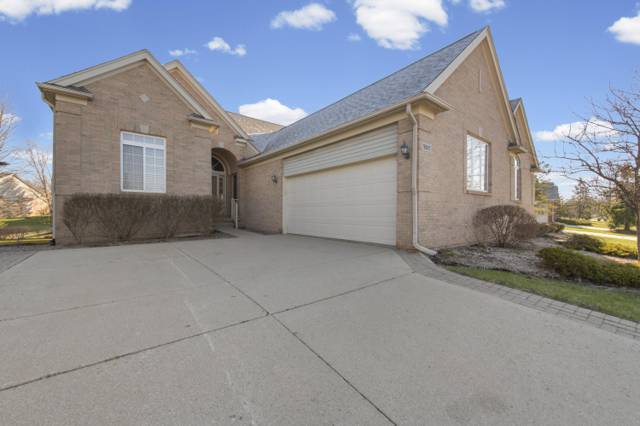 16810 Carriage Way, Northville, MI