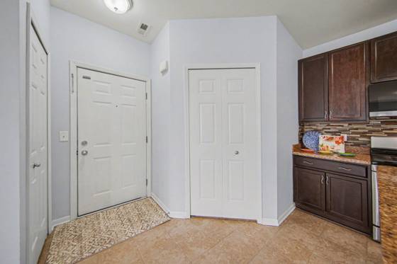 1016 W Summerfield Glen Circle #87, Ann Arbor, MI 48103 photo 5