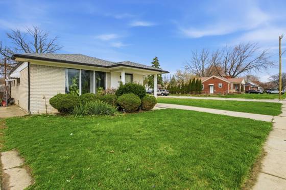 24657 Flower Avenue, Eastpointe, MI 48021 photo 3