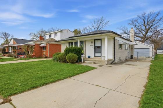 24657 Flower Avenue, Eastpointe, MI 48021 photo 2