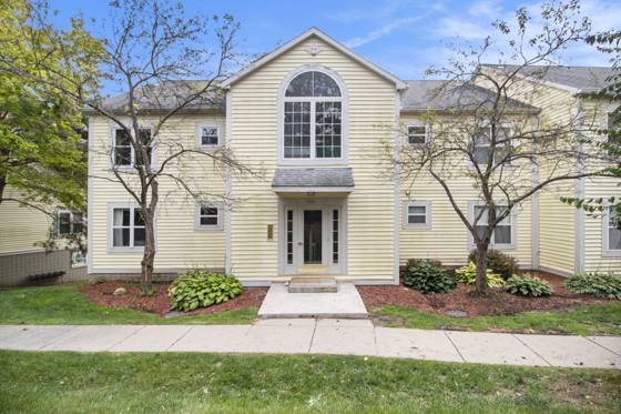 2221 S Huron Parkway, Ann Arbor, MI 48104 photo 2