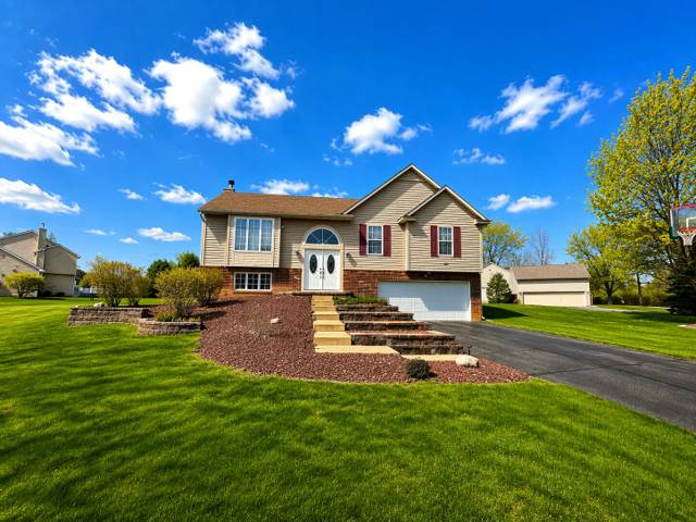 11437 Saddlebrook Circle, Pinckney, MI