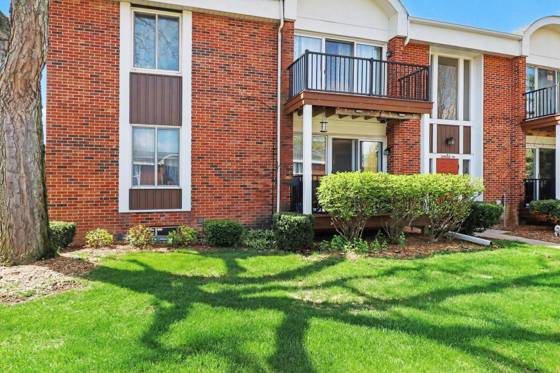 29502 Bobrich Street #23, Livonia, MI 48152 photo 2