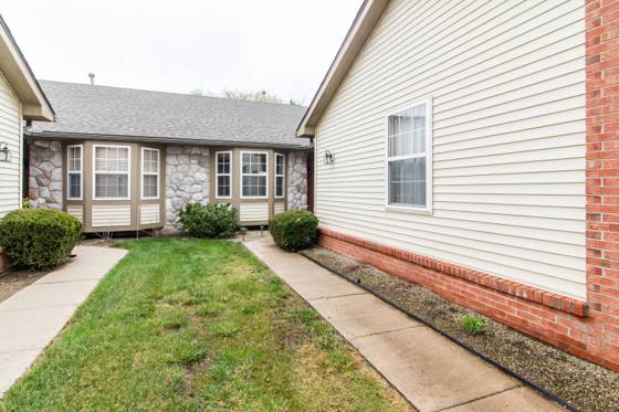 1854 N Kenwyck Drive, Ypsilanti, MI 48198 photo 3