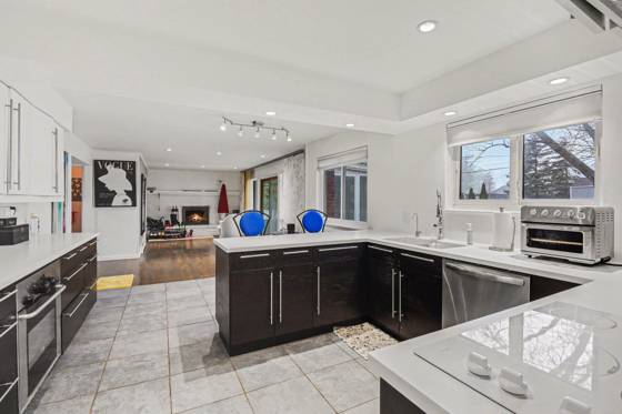 2028 E Hammond Lake Drive, Bloomfield Hills, MI 48302 photo 4