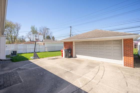 28053 Fountain Street, Roseville, MI 48066 photo 4