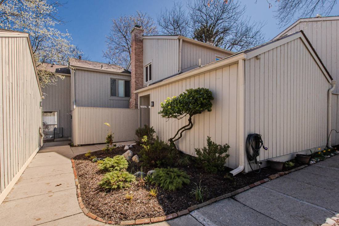 2204 Applewood Court, Ann Arbor, MI 48103