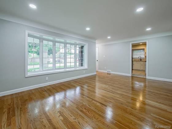 24620 Wood Street, Saint Clair Shores, MI 48080 photo 3