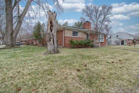 33725 Cindy Street, Livonia, MI 48150 photo 2