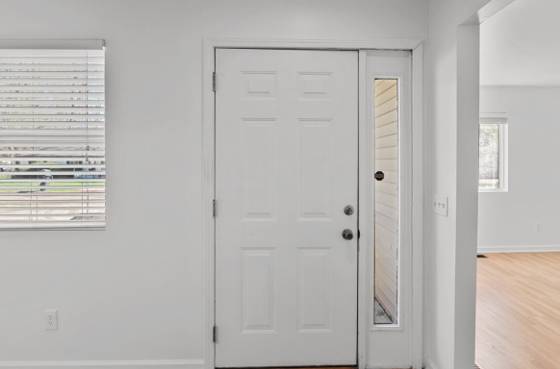 733 Luna Court, Lake Orion, MI 48362 photo 3