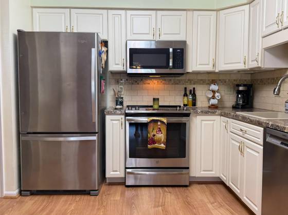 37526 N Laurel Park Drive, Livonia, MI 48152 photo 3