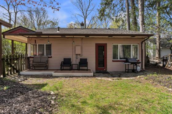 803 Barton Drive, Ann Arbor, MI 48105 photo 2