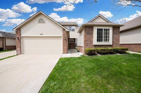 2791 N Moonglow Court N #49, Hartland, MI 48353 photo 2