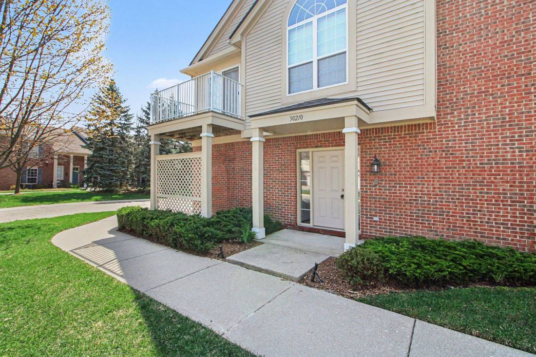 30210 Chesapeake Circle, Commerce Twp, MI 48390