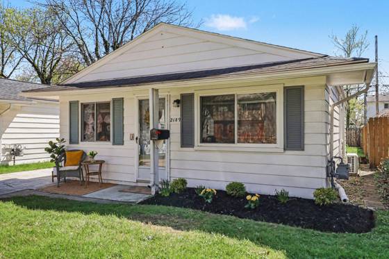 2189 Ridgemont Road, Grosse Pointe Woods, MI 48236 photo 3