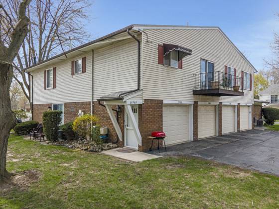 35768 Union Lake Road, Harrison Township, MI 48045 photo 2