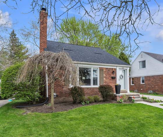 130 N Holbrook Street, Plymouth, MI 48170 photo 4