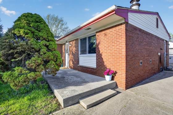 11137 Jackson Street, Van Buren Twp, MI 48111 photo 2