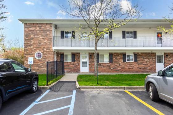 23418 Middlebelt Road #10, Farmington, MI 48336 photo 2