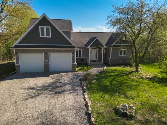 5785 Layton Road, Fowlerville, MI 48836 photo 2