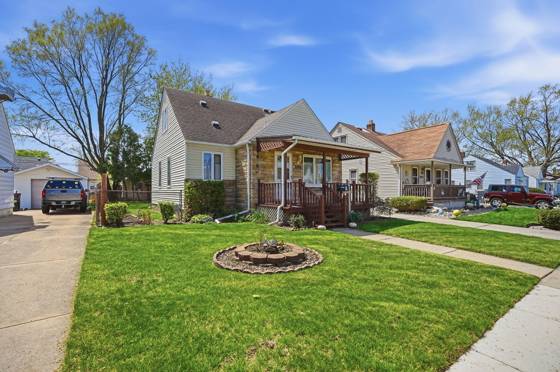 8292 Superior Street, Center Line, MI 48015 photo 2