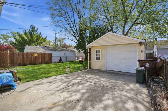 8292 Superior Street, Center Line, MI 48015 photo 4