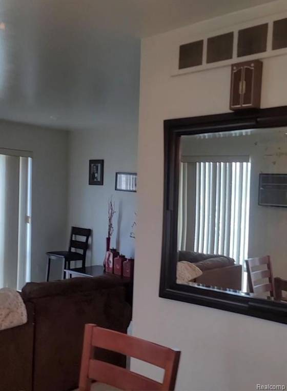 22140 Dante Street #209, Oak Park, MI 48237 photo 3