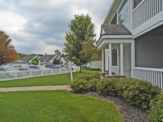 2800 S Knightsbridge Circle, Ann Arbor, MI 48105 photo 2
