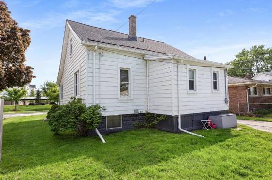 22713 Lanse Street, Saint Clair Shores, MI 48081 photo 2