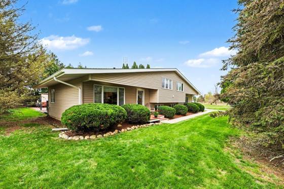 17797 W Pleasant Lake Road, Manchester, MI 48158 photo 2