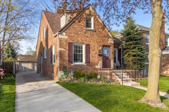 1840 Hampton Road, Grosse Pointe Woods, MI 48236 photo 3