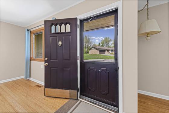 31461 Orchard Brook Court, Farmington Hills, MI 48336 photo 5