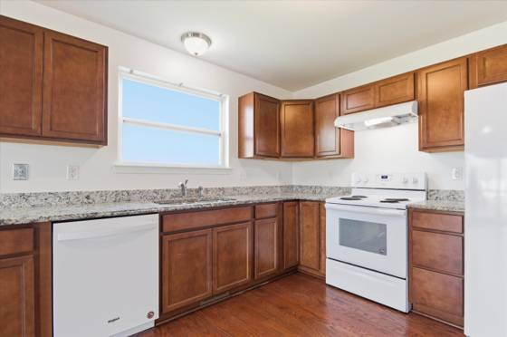 7062 Creekway Court, Ypsilanti, MI 48197 photo 4