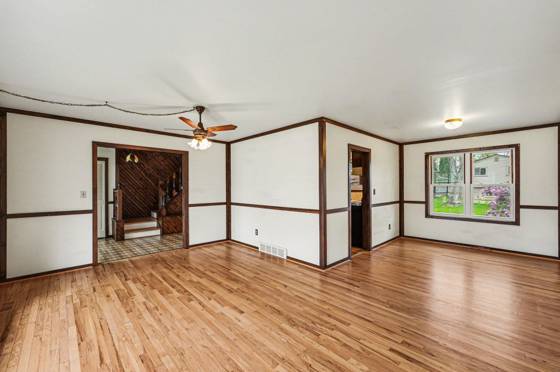 36716 Rayburn, Livonia, MI 48154 photo 2