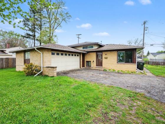 12217 Wheaton Drive, Sterling Heights, MI 48313 photo 2