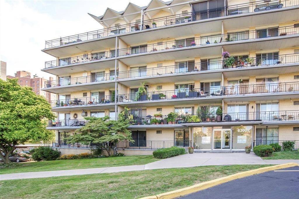 8300 E Jefferson Avenue #104, Detroit, MI 48209