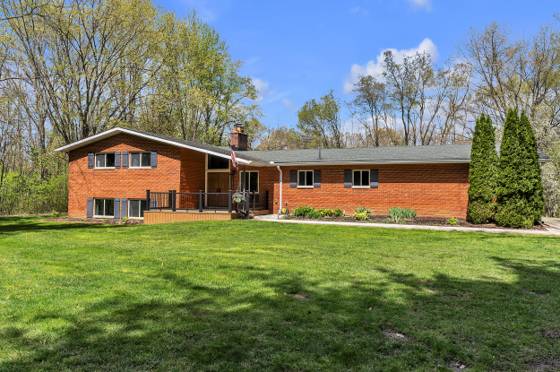 11273 9 Mile Road, South Lyon, MI 48178 photo 2