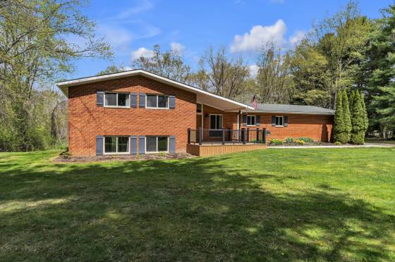11273 9 Mile Road, South Lyon, MI 48178 photo 3
