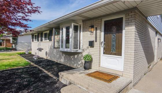 8364 Holly Drive, Canton, MI 48187 photo 2