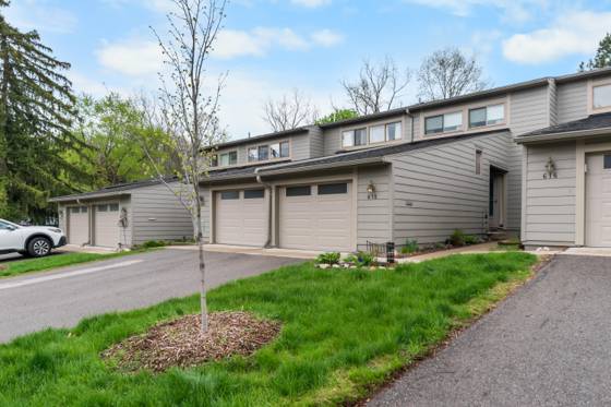 618 Watersedge Drive, Ann Arbor, MI 48105 photo 2
