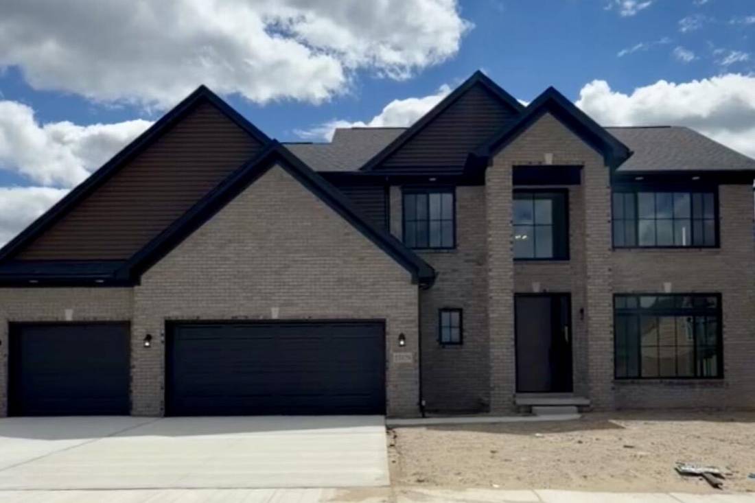 23379 Primrose Lane, Brownstown, MI 48183