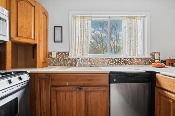 8659 N Canton Center Road, Canton, MI 48187 photo 4