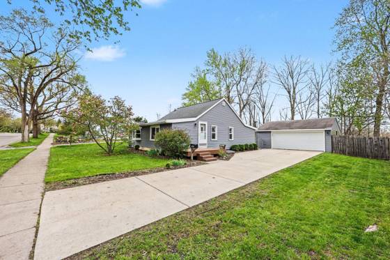 750 Taylor Street, Chelsea, MI 48118 photo 2