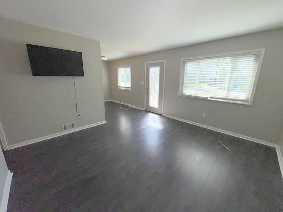27042 Brettonwoods Street, Madison Heights, MI 48071 photo 3