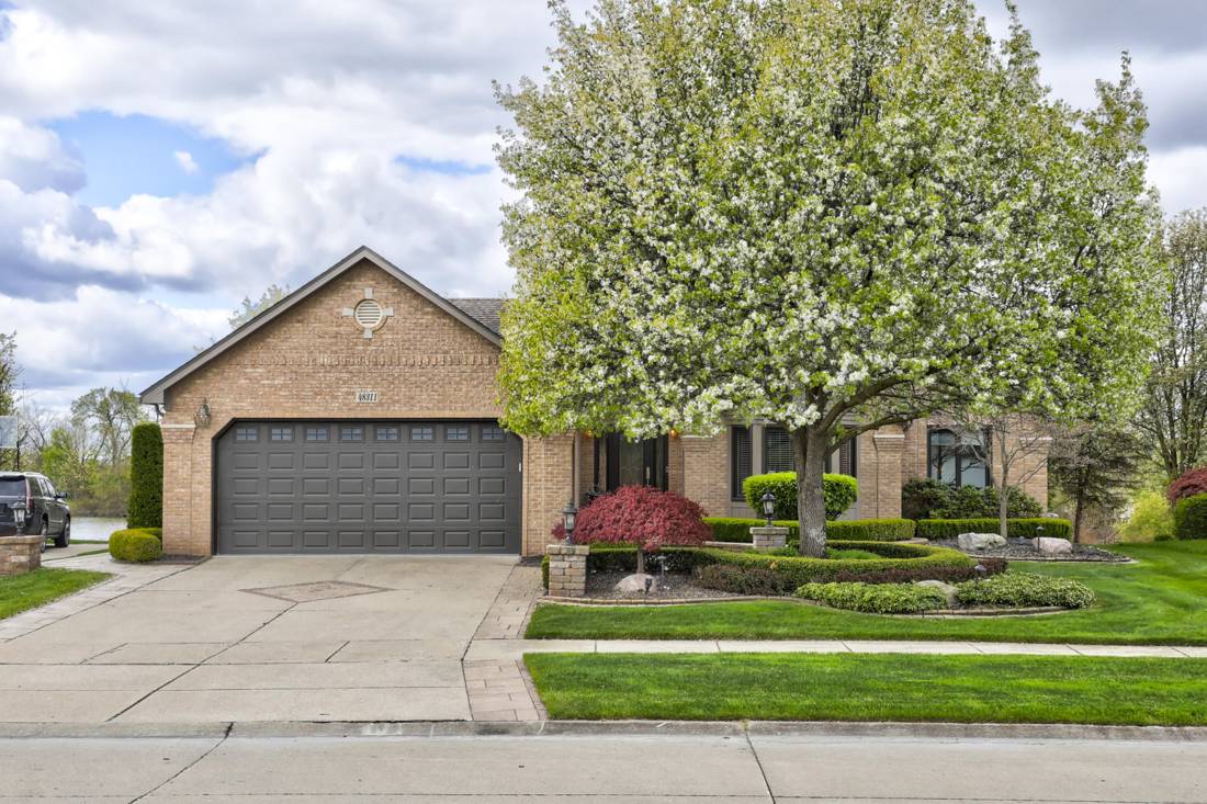 48311 American Elm Drive, Macomb, MI 48044