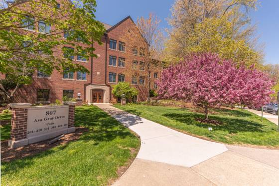 807 Asa Gray Drive #302, Ann Arbor, MI 48105 photo 2